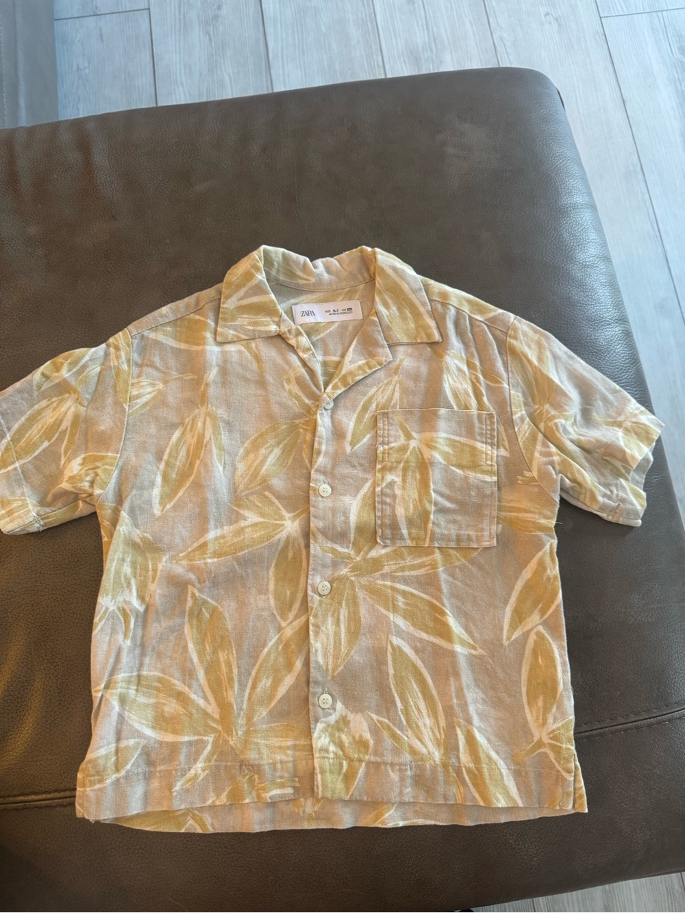Kids  Short-Sleeve Button-Up Shirt in Yellow Leaf Print